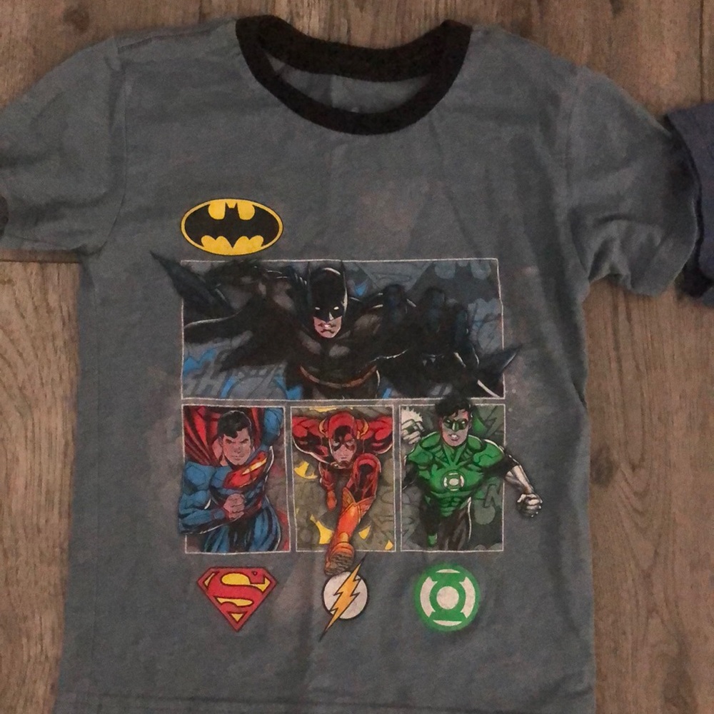 Boys short sleeve t size 4